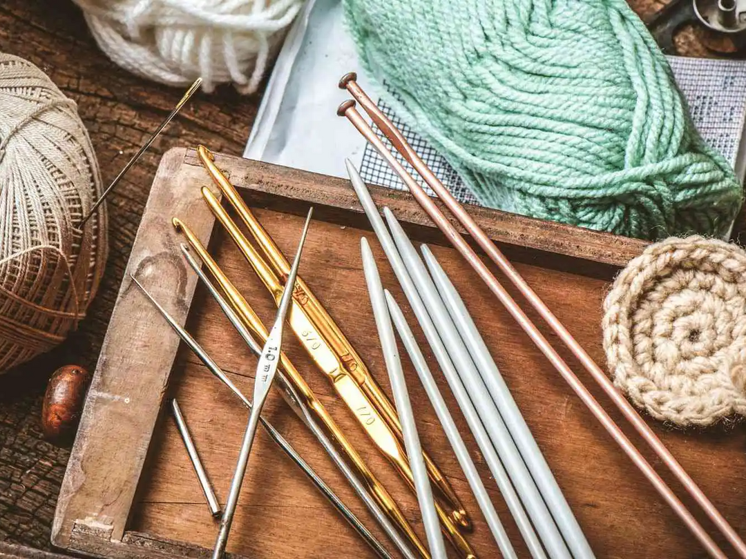 Stricken oder Häkeln: Was ist einfacher?