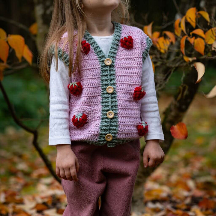Mahira Duran Pattern Erdbeer Weste Häkelanleitung - Chicka Design (PDF) bei bei bei bei Lieblingsgarn