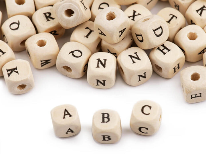 Stoklasa Holzperlen - Buchstaben zum Auffädeln bei bei bei bei Lieblingsgarn
