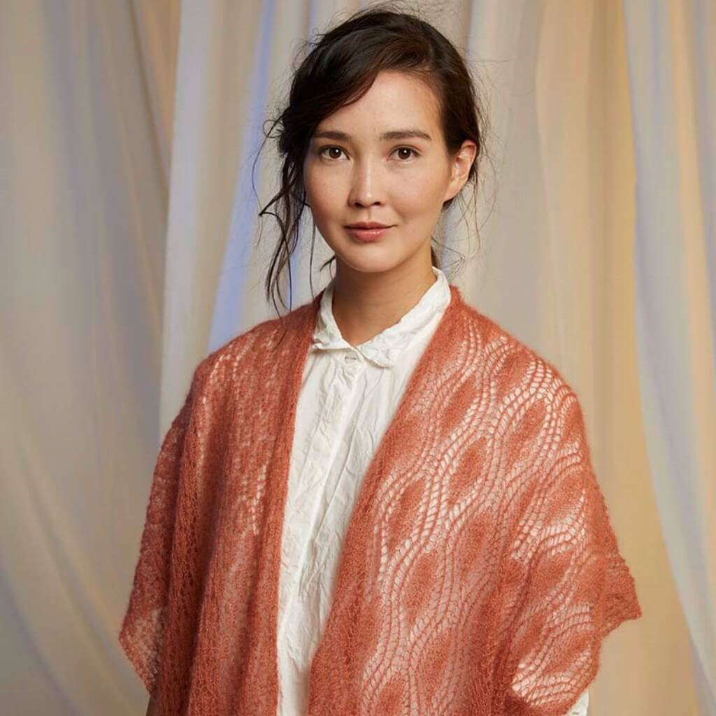 Lang Yarns Pattern Dreieckstuch mit Ajourmuster Strickanleitung - Lang Yarns (PDF) bei bei bei bei Lieblingsgarn