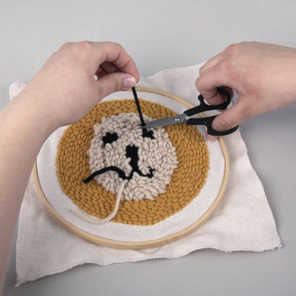 Rayher Punch Needle Set Lion bei bei bei bei Lieblingsgarn