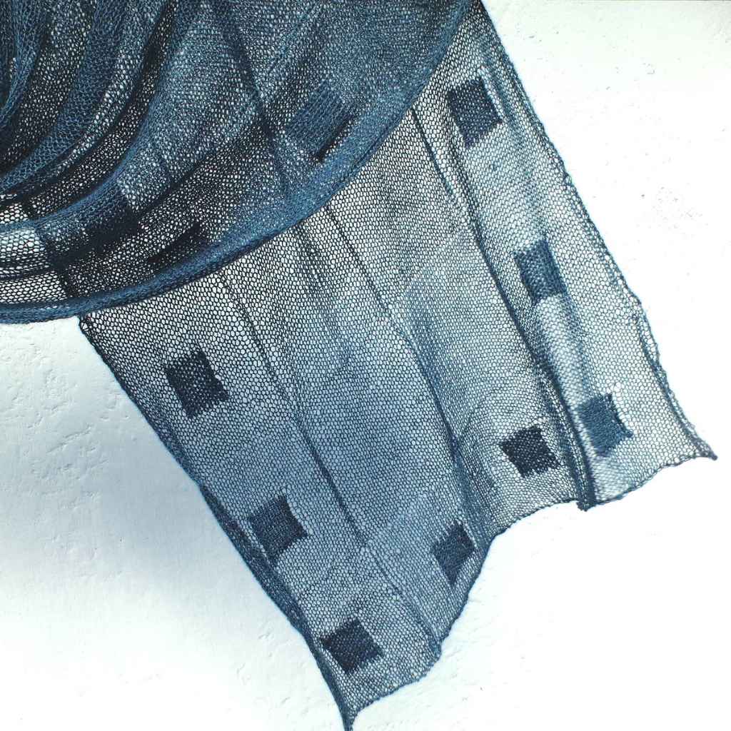 Hinterm Stein Pattern Tuch Quadri Strickanleitung - Hinterm Stein (PDF) bei bei bei bei bei bei bei bei Lieblingsgarn