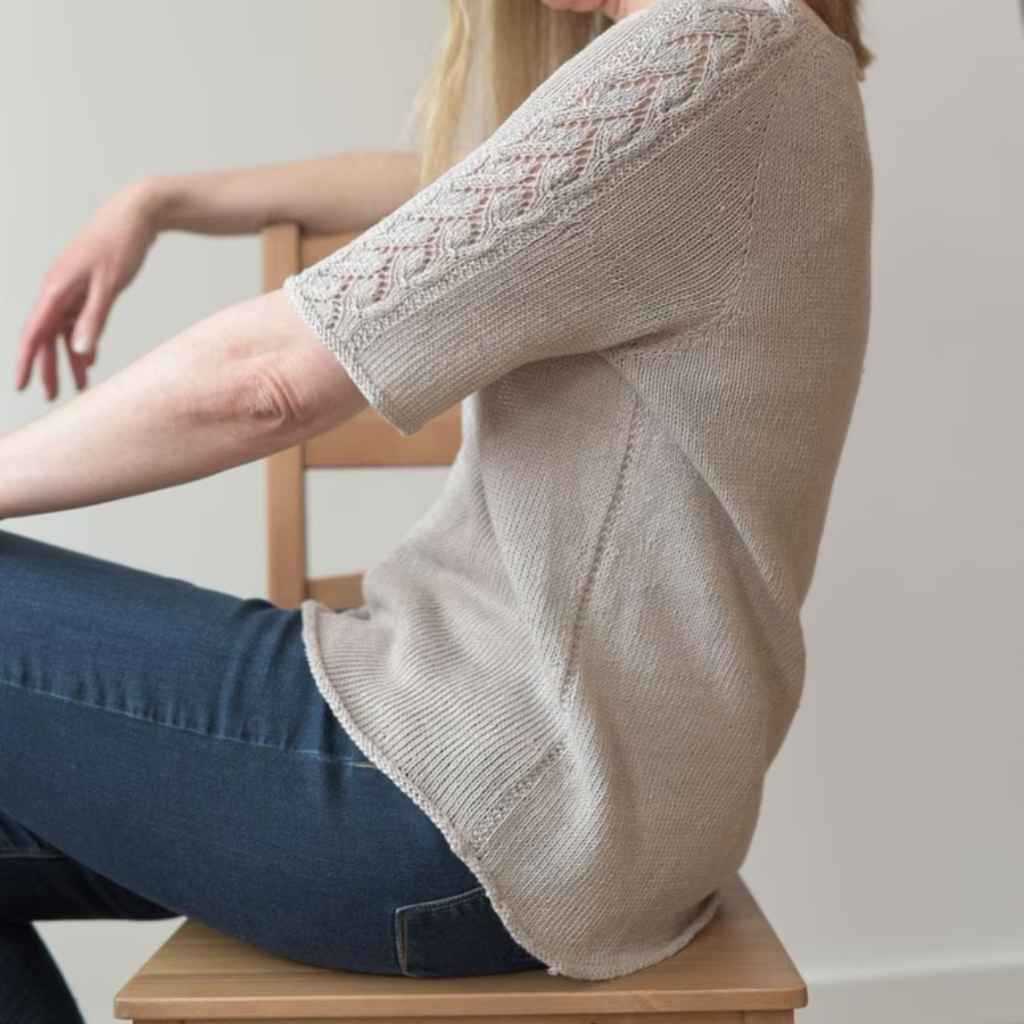 Christina Körber-Reith Pattern T-Shirt Linen Summer Tee Strickanleitung - strickauszeit Designs (PDF) bei bei Lieblingsgarn