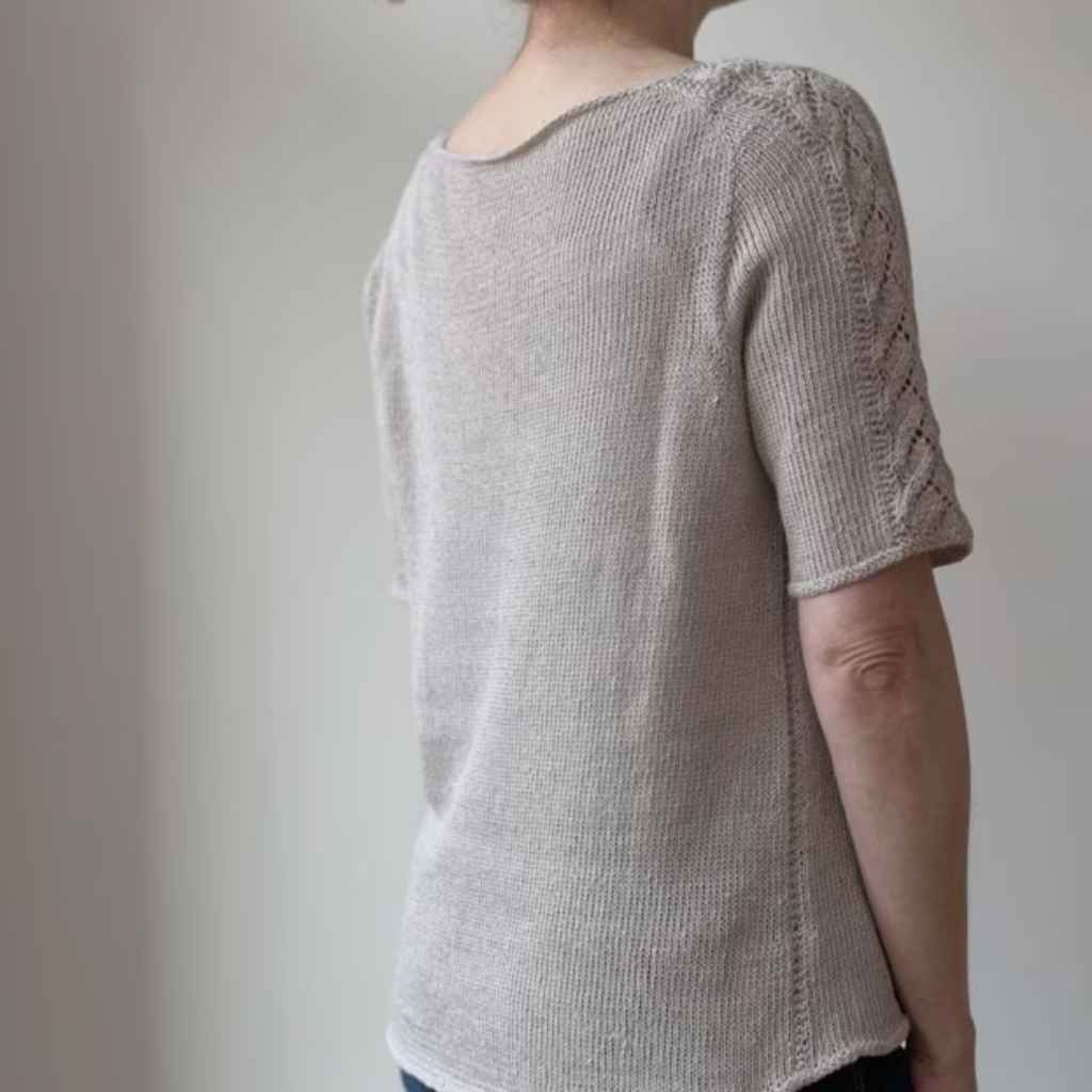 Christina Körber-Reith Pattern T-Shirt Linen Summer Tee Strickanleitung - strickauszeit Designs (PDF) bei bei Lieblingsgarn