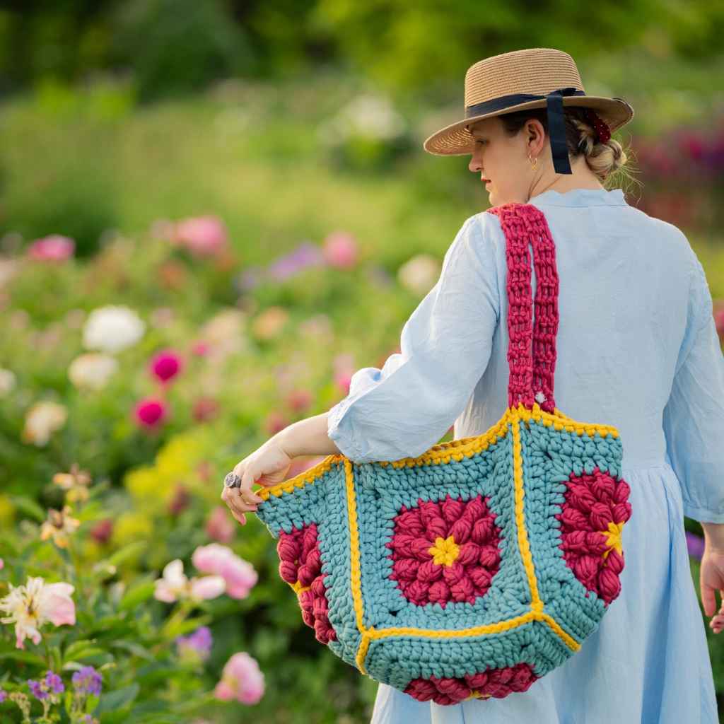 cickadesign Tasche Floral Square Bag Häkelanleitung - Cicka Design (PDF, englisch) bei bei bei bei Lieblingsgarn