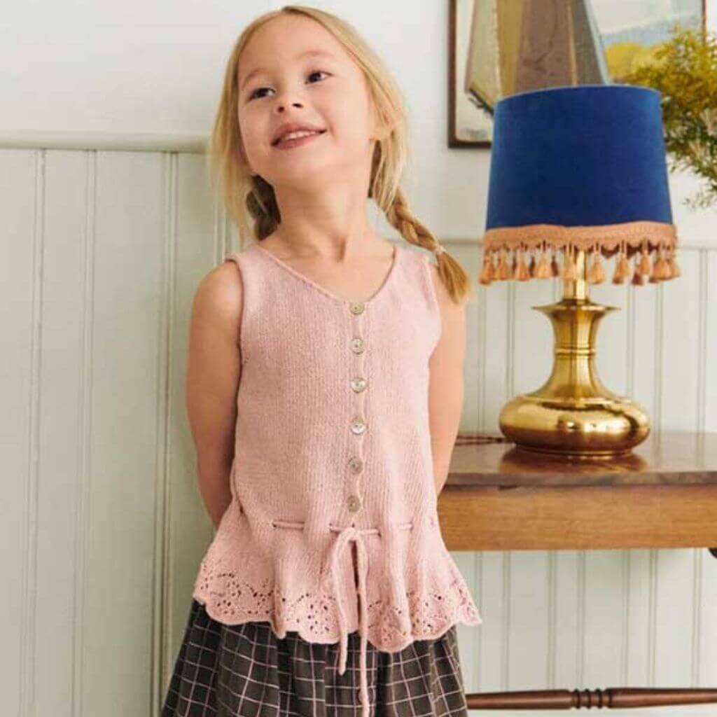 Sandnes Garn Einzelanleitung 2603 Sommer Barn OG Baby Nr. 3 Adeline Top Junior - Deutsch 1 St bei bei bei bei Lieblingsgarn