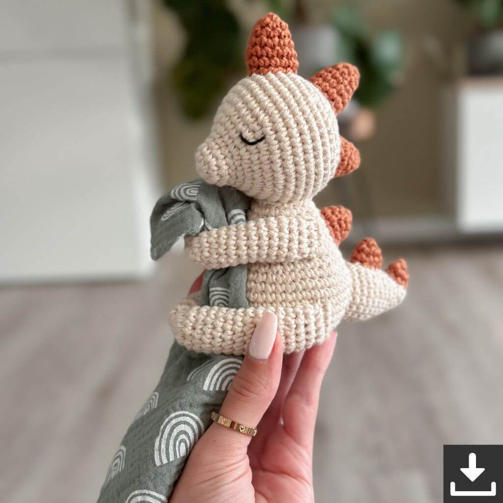 AO Design Pattern Schmuse Dino Häkelanleitung - AO Design (PDF) bei bei bei bei Lieblingsgarn