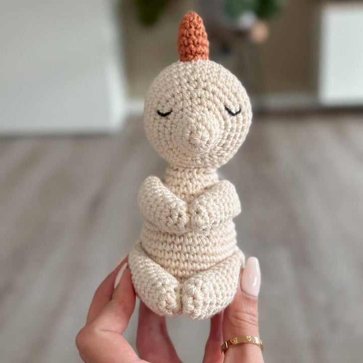 AO Design Pattern Schmuse Dino Häkelanleitung - AO Design (PDF) bei bei bei bei Lieblingsgarn