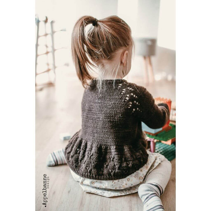 Appelbanne Design Pullover Edla Volang Kofte Strickanleitung - Appelbanne Design (PDF) bei bei bei bei Lieblingsgarn
