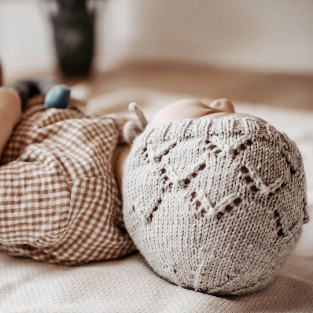 Appelbanne Design Baby Mütze Enna Bonnet Strickanleitung - Appelbanne Design (PDF) bei bei bei bei Lieblingsgarn
