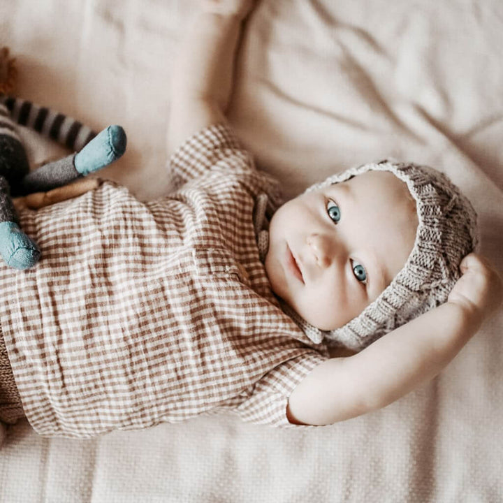 Appelbanne Design Baby Mütze Enna Bonnet Strickanleitung - Appelbanne Design (PDF) bei bei bei bei Lieblingsgarn