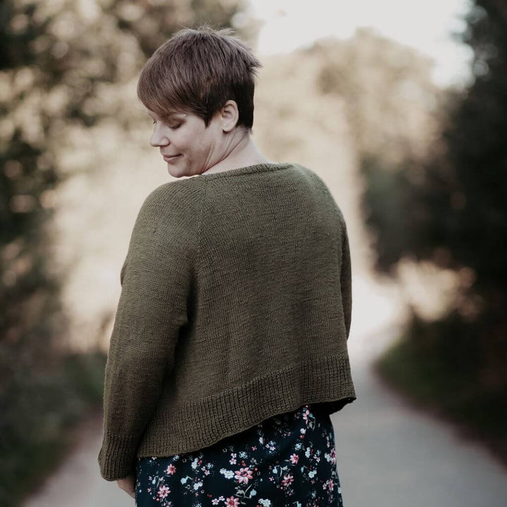 Appelbanne Design Strickjacke Ole Kofte for Ladys Shorty Strickanleitung - Appelbanne Deisgn (PDF) bei bei Lieblingsgarn