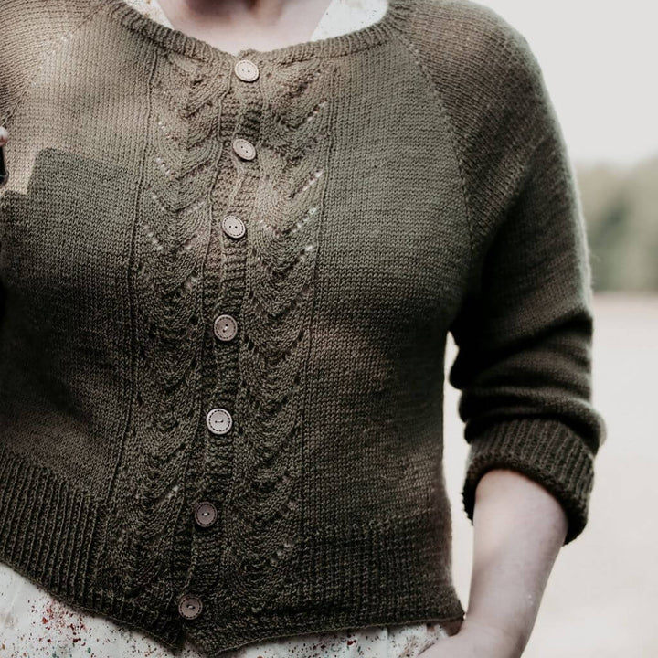 Appelbanne Design Strickjacke Ole Kofte for Ladys Shorty Strickanleitung - Appelbanne Deisgn (PDF) bei bei Lieblingsgarn