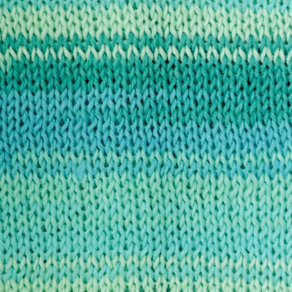 West Yorkshire Spinners Signature 4ply Winwick Mum, Farbe 873 seascape – Schurwolle und Synthetik bei Lieblingsgarn