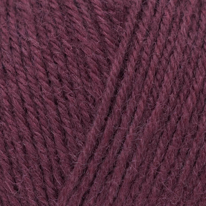 West Yorkshire Spinners Signature 4ply, Farbe 1300 mulberry – Schurwolle und Synthetik bei Lieblingsgarn