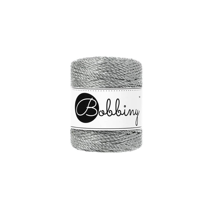 Bobbiny Metallic Makramee Garn 3 mm x 50 m gedreht, Farbe Metallic Silver – Baumwolle und Polyester bei Lieblingsgarn
