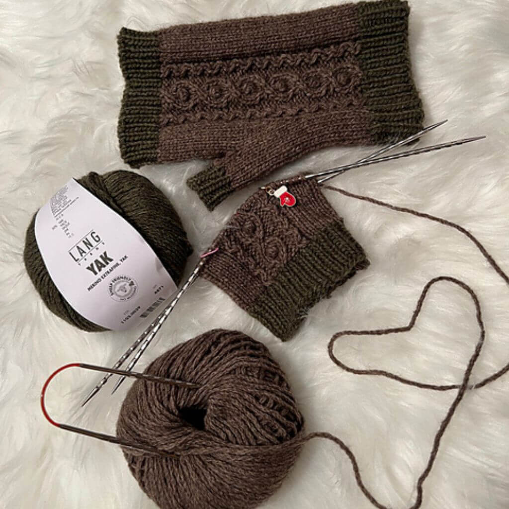 Miene Knits Budburst Mitts Handstulpen Strickanleitung - Miene Knits (PDF) bei bei bei bei Lieblingsgarn