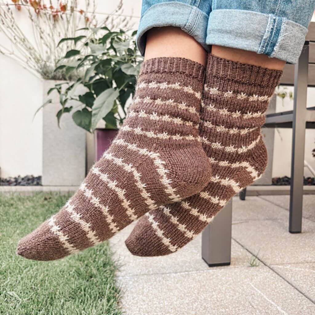 Carolin Balmes Pattern Friedas Mosaic Socken Strickanleitung - Carolin Balmes (PDF) bei bei bei bei Lieblingsgarn