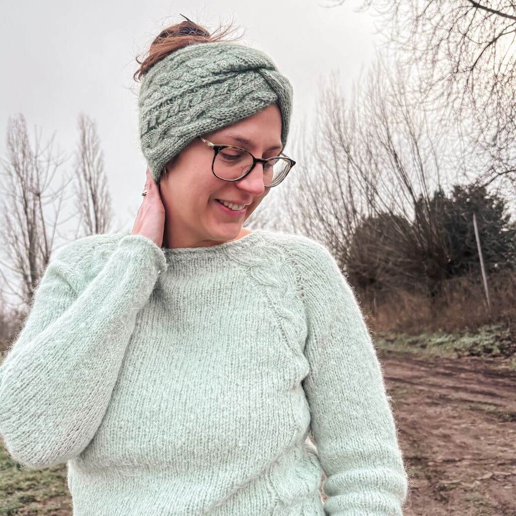 Carolin Balmes Pattern Ricardas Cable Headband Strickanleitung - Carolin Balmes (PDF) bei bei bei bei Lieblingsgarn