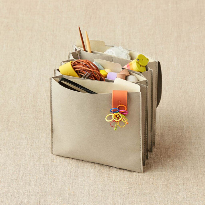 CocoKnits Project Wallet, Farbe grey – Sonstige Naturfasern bei Lieblingsgarn