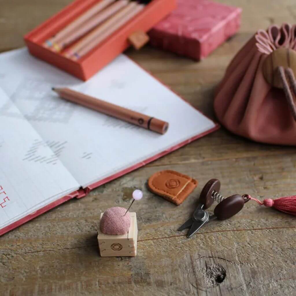 Cohana Masu Mini Nidaelkissen mit Nadel bei bei bei bei Lieblingsgarn