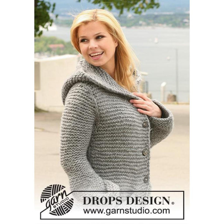 Jacke mit Kapuze im Krausrippenmuster Strickanleitung - Drops Design (PDF) bei Lieblingsgarn