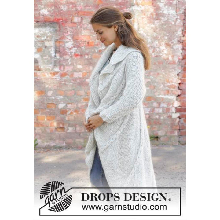 Empress Lange Kreisjacke Strickanleitung - Drops Design (PDF) bei bei Lieblingsgarn