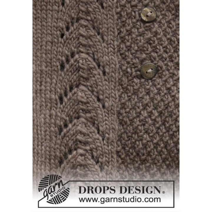 Into The Woods Jacke mit Kapuze Strickanleitung - Drops Design (PDF) bei Lieblingsgarn