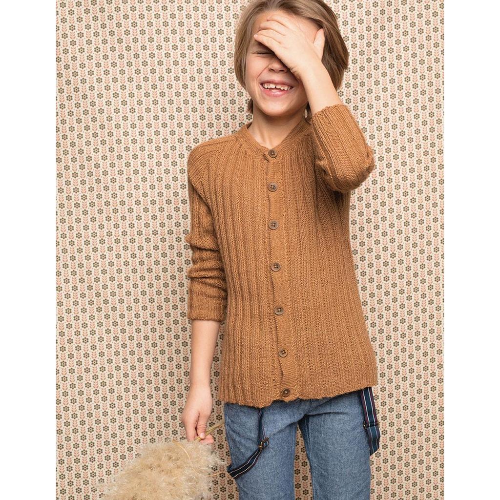 Kinder Raglanjacke mit Rippenmuster Strickanleitung - Sandnes Garn / Olaug Beate Bjelland (PDF) bei Lieblingsgarn