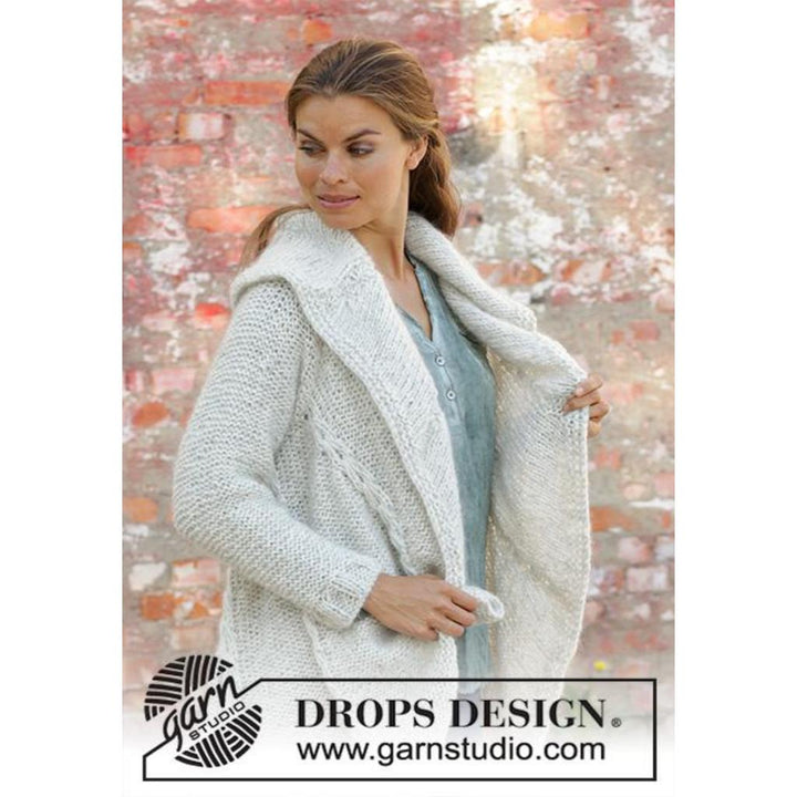 Empress Lange Kreisjacke Strickanleitung - Drops Design (PDF) bei bei Lieblingsgarn