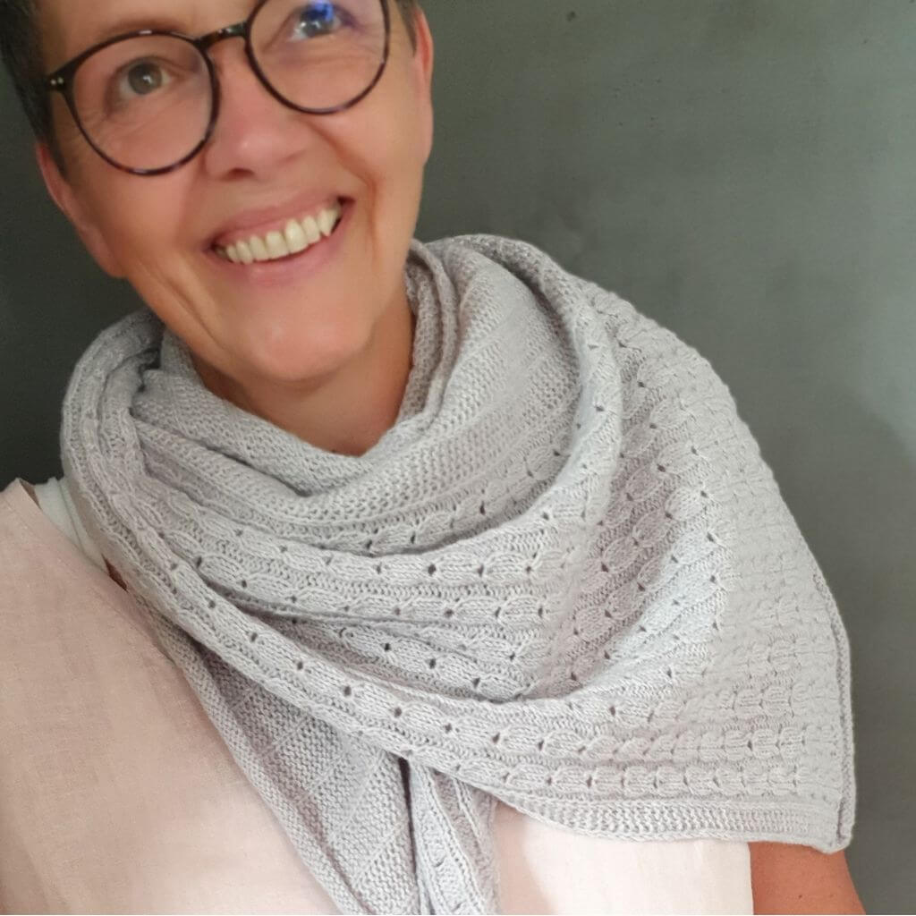 Ducathi Pattern Hazel Schawl Tuch Strickanleitung - Ducathi (PDF) bei bei bei bei Lieblingsgarn