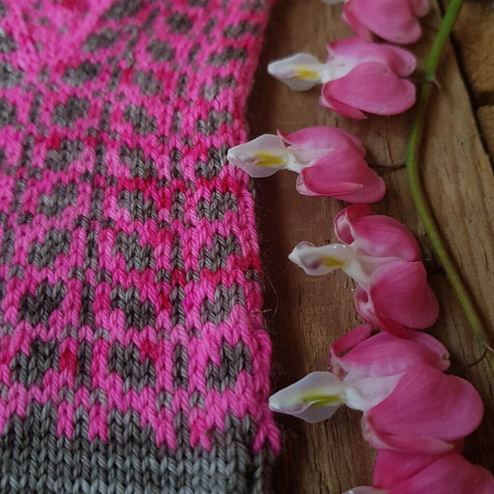 Ducathi Pattern Handschuhe Powerflowermittens Strickanleitung - Ducathi (PDF) bei bei bei bei Lieblingsgarn