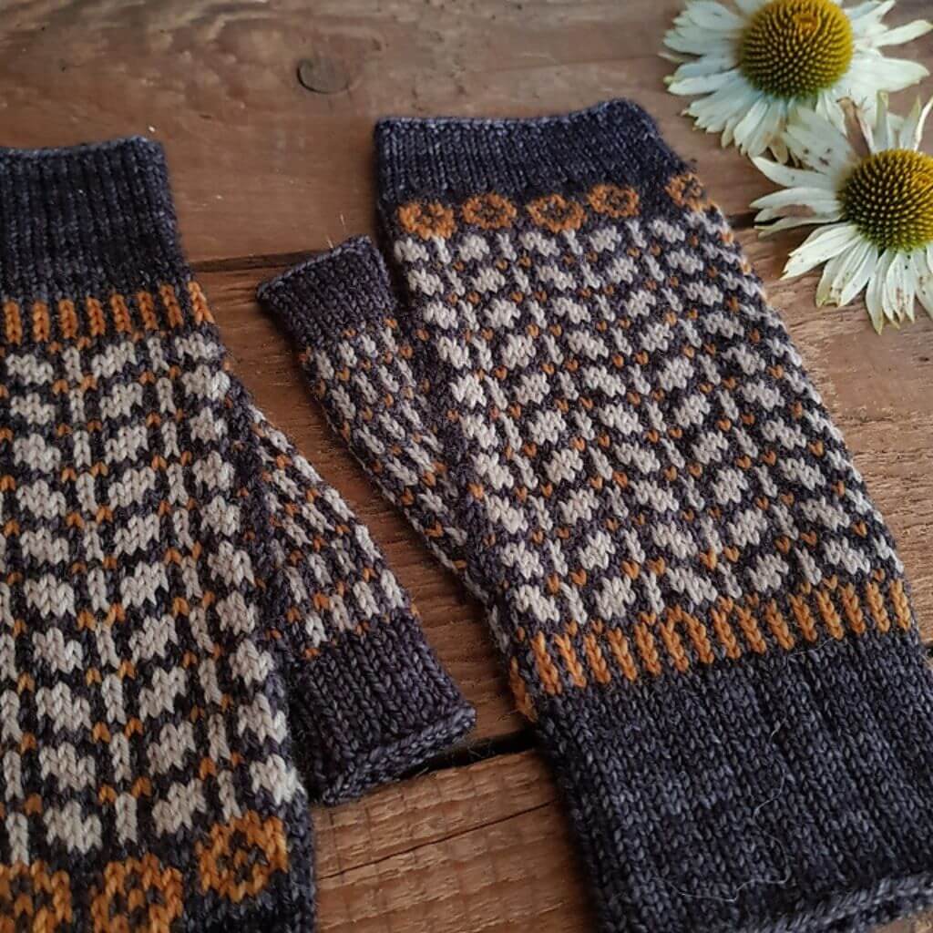 Ducathi Pattern Handschuhe Powerflowermittens Strickanleitung - Ducathi (PDF) bei bei bei bei Lieblingsgarn