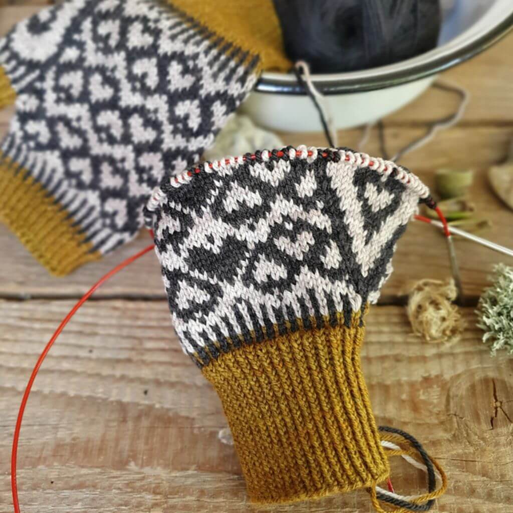 Ducathi Pattern Handschuhe Spread Your Love Mitts Strickanleitung - Ducathi (PDF) bei bei bei bei Lieblingsgarn