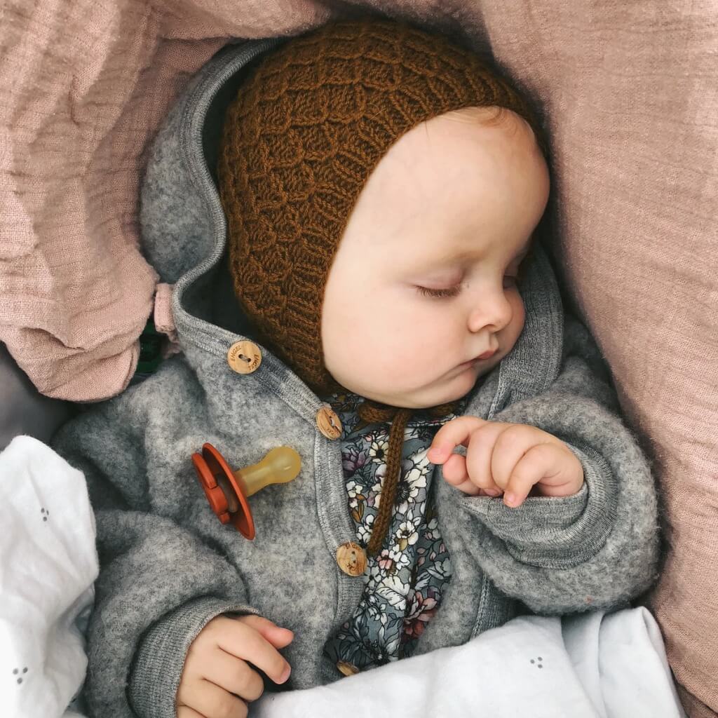 PetiteKnit Pattern Babymütze Karens Haube Strickanleitung - PetiteKnit (Heft) bei bei bei bei Lieblingsgarn