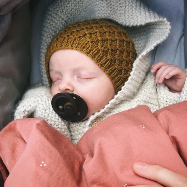 PetiteKnit Pattern Babymütze Karens Haube Strickanleitung - PetiteKnit (Heft) bei bei bei bei Lieblingsgarn