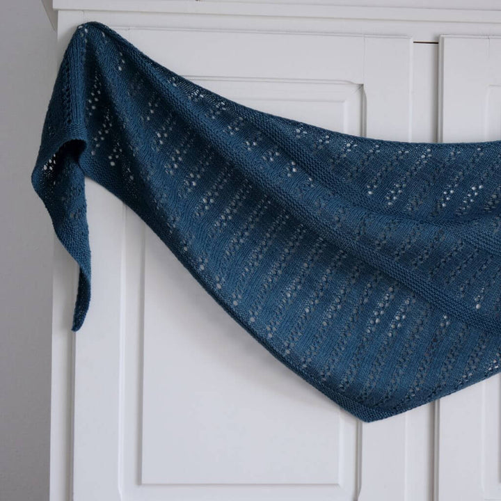 Eviknitwear Pattern Schal Blaubeeren Shawl Strickanleitung - Eviknitwear (PDF) bei bei bei bei Lieblingsgarn