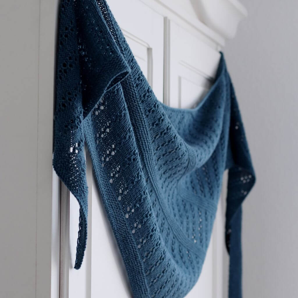 Eviknitwear Pattern Schal Blaubeeren Shawl Strickanleitung - Eviknitwear (PDF) bei bei bei bei Lieblingsgarn
