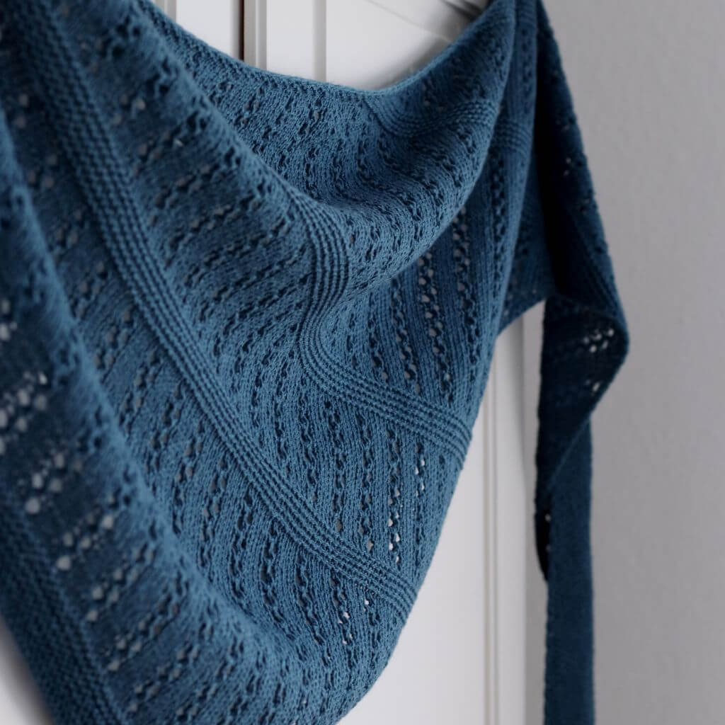 Eviknitwear Pattern Schal Blaubeeren Shawl Strickanleitung - Eviknitwear (PDF) bei bei bei bei Lieblingsgarn
