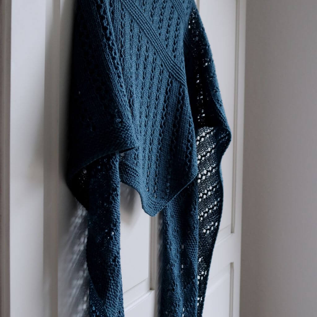 Eviknitwear Pattern Schal Blaubeeren Shawl Strickanleitung - Eviknitwear (PDF) bei bei bei bei Lieblingsgarn
