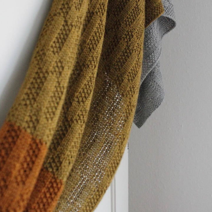 Eviknitwear Pattern Schal Listopad Shawl Strickanleitug - Eviknitwear (PDF) bei bei bei bei Lieblingsgarn
