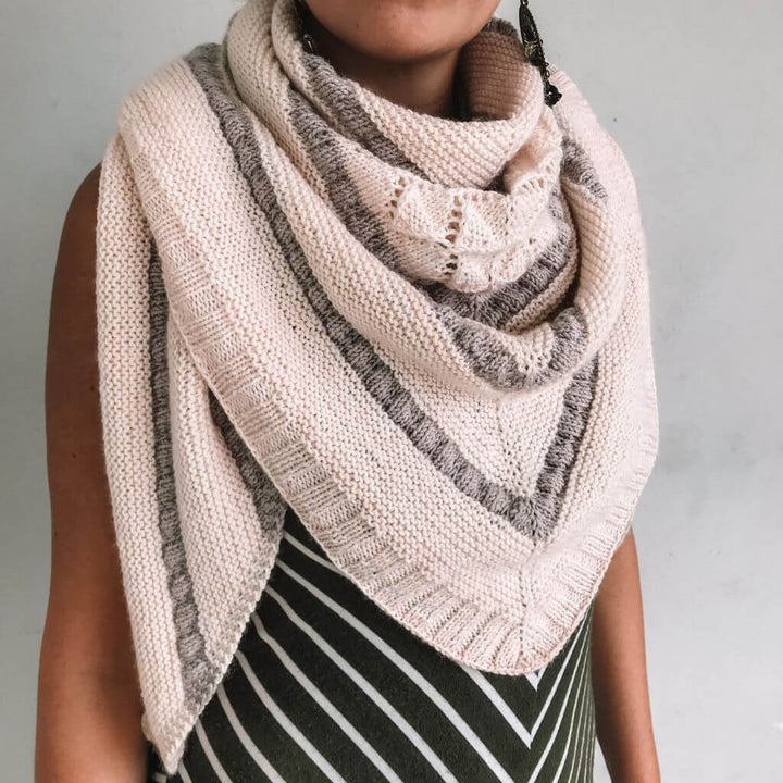 Katharina Lehmann Pattern Dreieckstuch Feeling Peachy Strickanleitung - Rina Lehmann (PDF) bei bei bei bei Lieblingsgarn