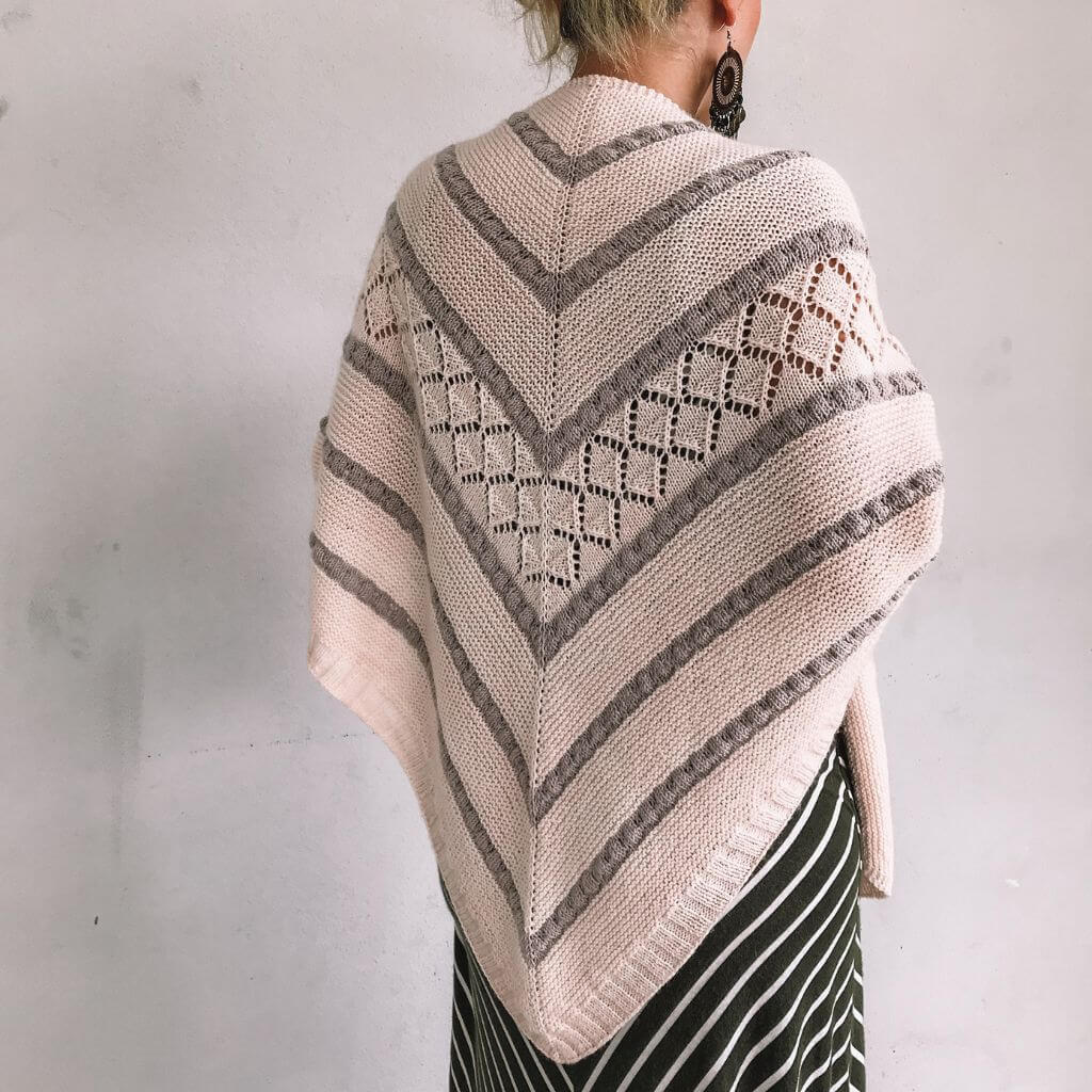 Katharina Lehmann Pattern Dreieckstuch Feeling Peachy Strickanleitung - Rina Lehmann (PDF) bei bei bei bei Lieblingsgarn