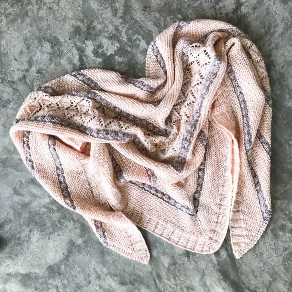Katharina Lehmann Pattern Dreieckstuch Feeling Peachy Strickanleitung - Rina Lehmann (PDF) bei bei bei bei Lieblingsgarn