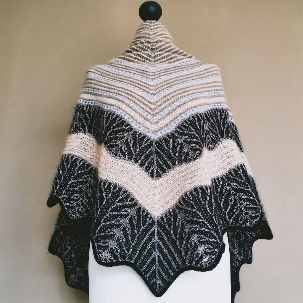 Feinmotorik Pattern Tuch Rokoko Strickanleitung - Feinmotorik (PDF) bei bei bei bei Lieblingsgarn