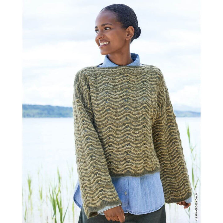 Lana Grossa Pattern Pullover im zweifarbigen Ajourwellenmuster Strickanleitung - Lana Grossa (Heft) bei bei Lieblingsgarn
