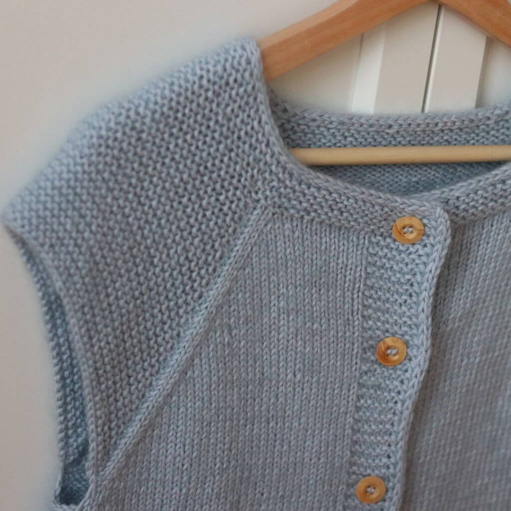 Frau Riedel strickt Garda Vest Maxi Strickanleitung - Frau Riedel strickt (PDF) bei bei bei bei bei bei bei bei Lieblingsgarn