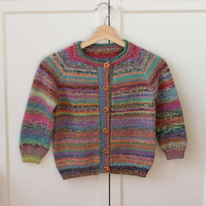 Frau Riedel strickt Pattern Happy Cardigan Mini Strickanleitung - Frau Riedel strickt (PDF) bei bei bei bei Lieblingsgarn