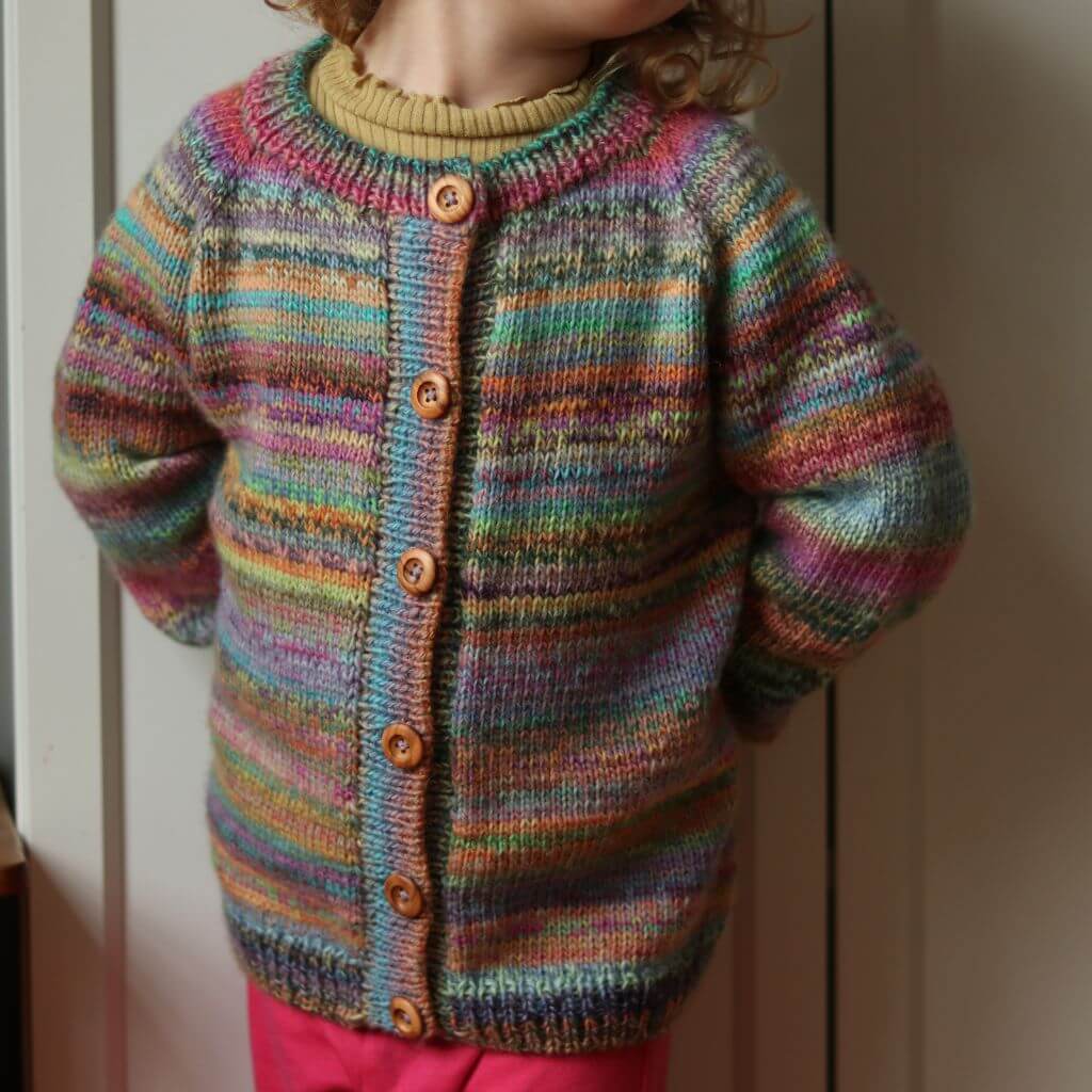 Frau Riedel strickt Pattern Happy Cardigan Mini Strickanleitung - Frau Riedel strickt (PDF) bei bei bei bei Lieblingsgarn