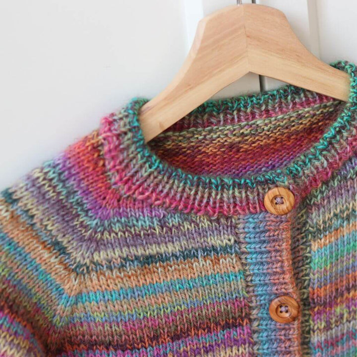 Frau Riedel strickt Pattern Happy Cardigan Mini Strickanleitung - Frau Riedel strickt (PDF) bei bei bei bei Lieblingsgarn